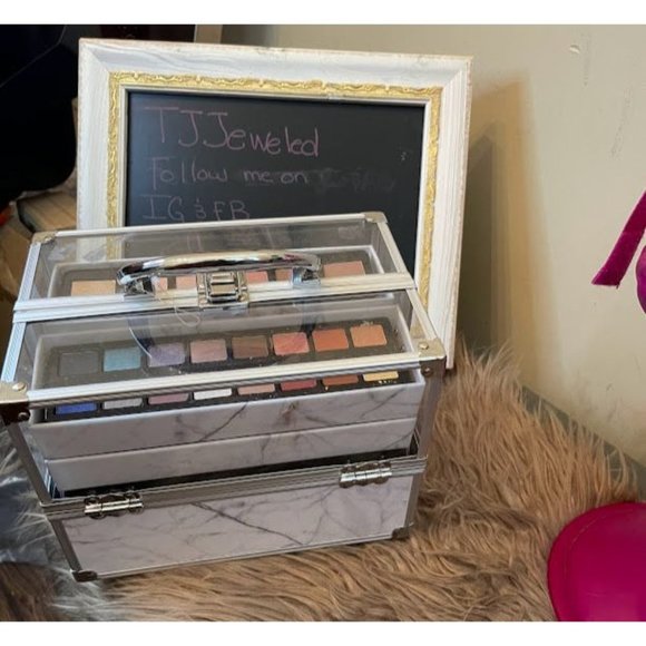 Make up Case Plastic-Perfect for Children/Teenagers - Picture 3 of 5